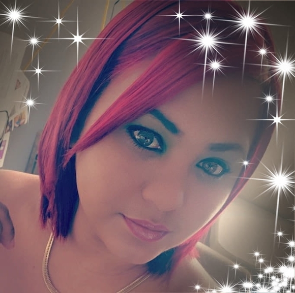 Poshmark profile picture for @incomparable